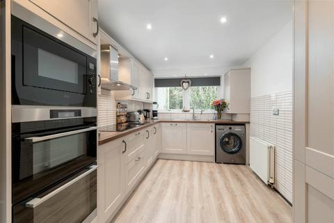 4 Cramond Green, Edinburgh, EH4 6NJ