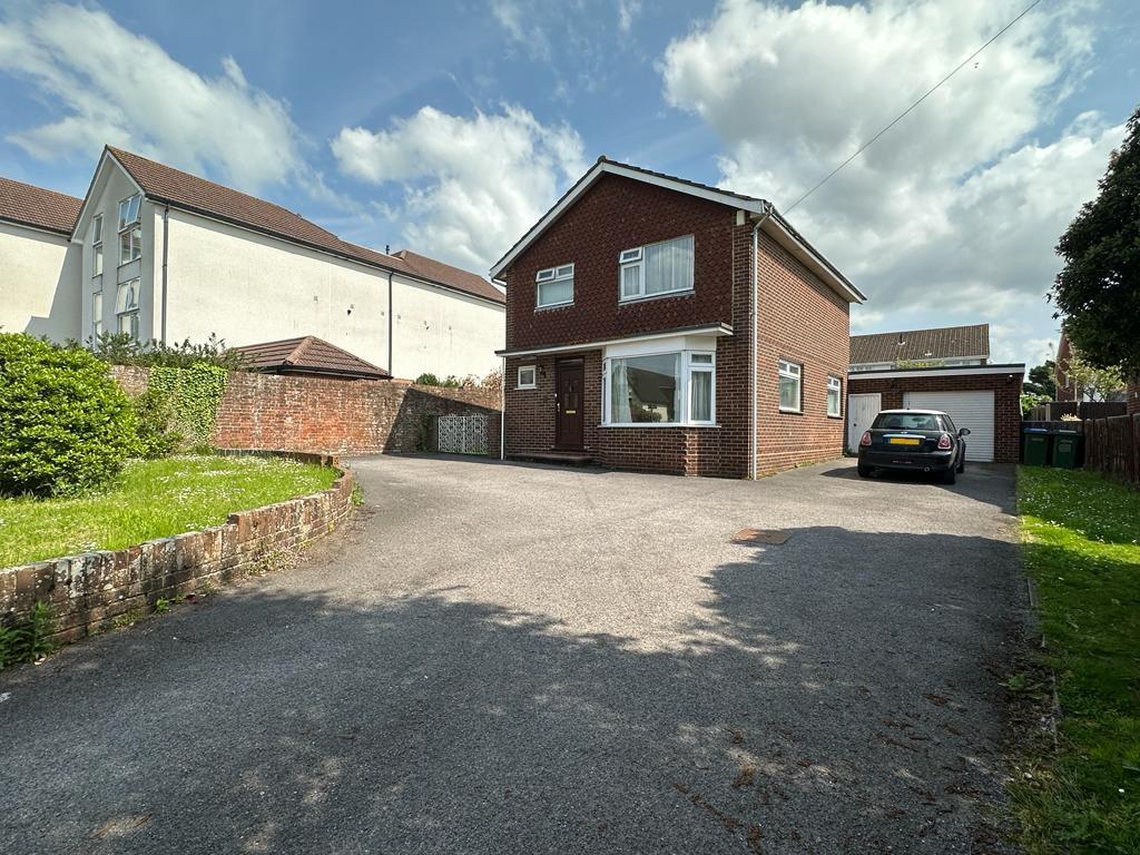 Fareham Old Turnpike Part Furnished 3 bed detached house £1,450 pcm