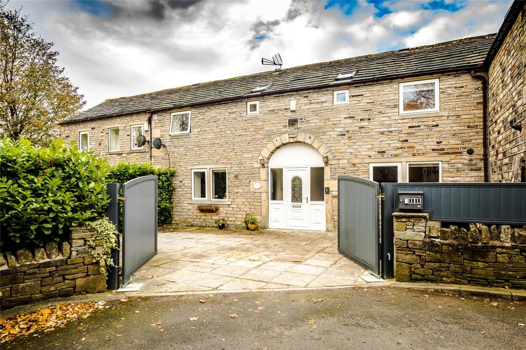 Back Green, Outlane, Huddersfield, West Yorkshire, HD3 3 bed terraced