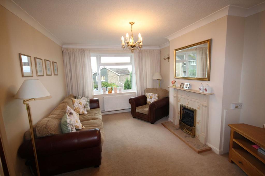 Fairway, Borough Hill, Daventry NN11 4NW 3 bed semidetached house £
