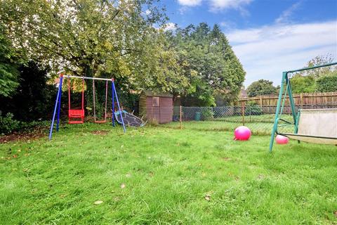 34b Rushett Drive, Dorking, RH4 2NN