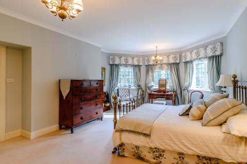 Merry Lodge Hazel Road, West Byfleet, KT14 6JJ
