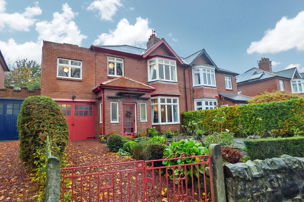 The Dunterns, Alnwick, Northumberland, NE66 1AN 4 bed semidetached