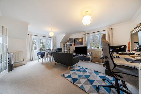 2 bedroom apartment for sale, Willow Court, Springwell Lane, Rickmansworth