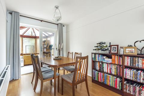 4 Burlingham Close, Guildford, GU4 7EH