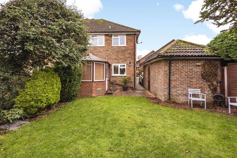 4 Burlingham Close, Guildford, GU4 7EH