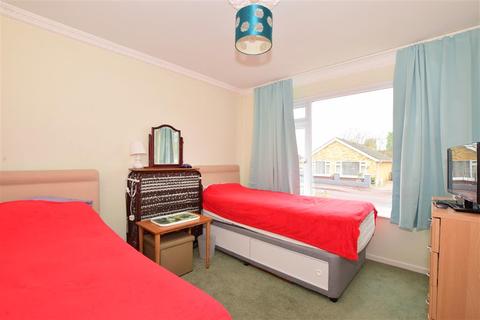 2 Sutton Close, Cowplain, Waterlooville, PO8 8QQ