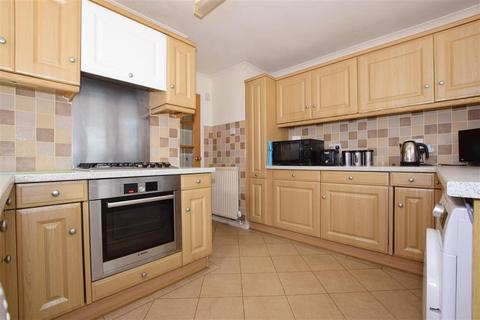 2 Sutton Close, Cowplain, Waterlooville, PO8 8QQ