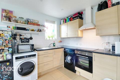 Flat 3, Laura House High Street, Aveley, South Ockendon, RM15 4BP