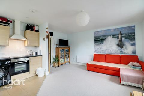 Flat 3, Laura House High Street, Aveley, South Ockendon, RM15 4BP