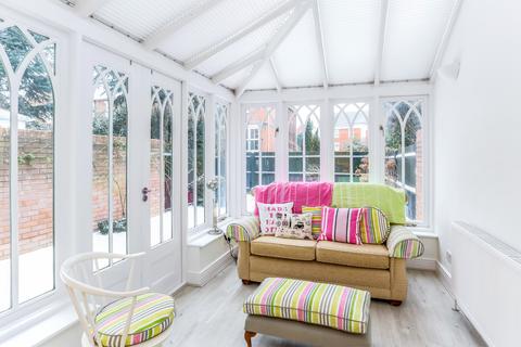 32 Chapel Square, Virginia Water, GU25 4SZ
