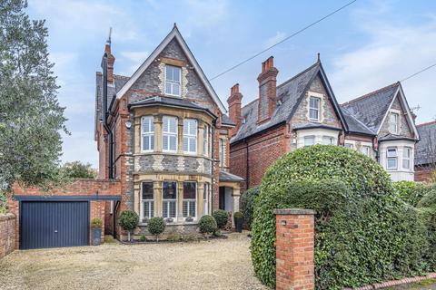 14 Glebe Road, Reading, RG2 7AG