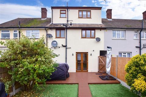 193 Chippenham Road, Romford, RM3 8HT