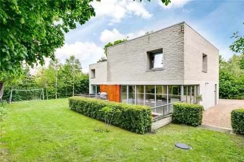 1 Carlile Place, Richmond, TW10 6GU