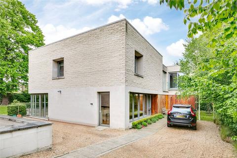 1 Carlile Place, Richmond, TW10 6GU