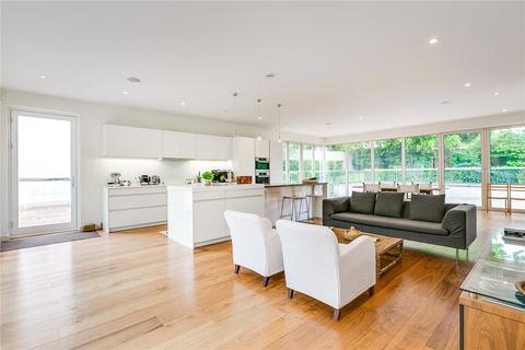 1 Carlile Place, Richmond, TW10 6GU