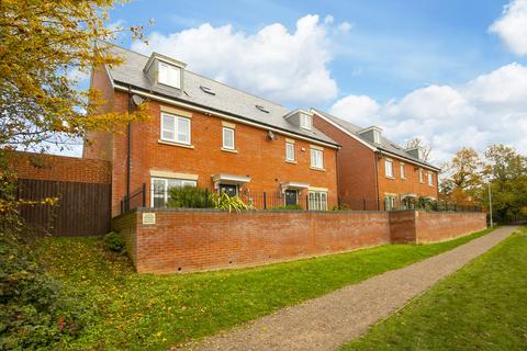 10 Aragon Mews, Epping, CM16 6FG