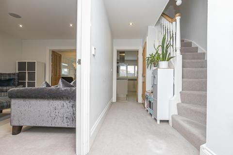 10 Aragon Mews, Epping, CM16 6FG