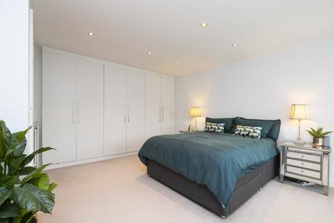 10 Aragon Mews, Epping, CM16 6FG