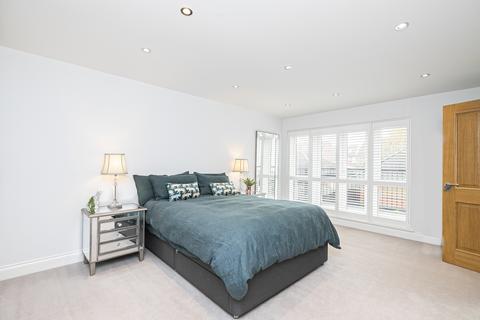 10 Aragon Mews, Epping, CM16 6FG