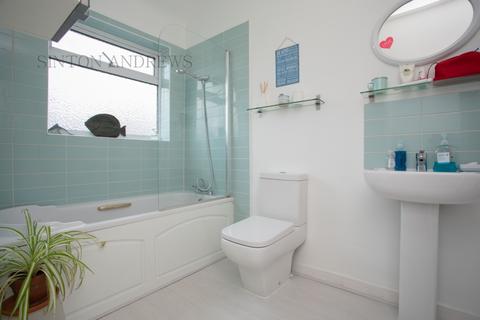 99 Highview Road, London, W13 0HL