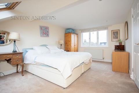 99 Highview Road, London, W13 0HL
