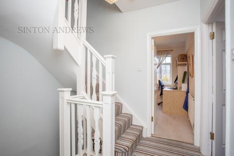 99 Highview Road, London, W13 0HL