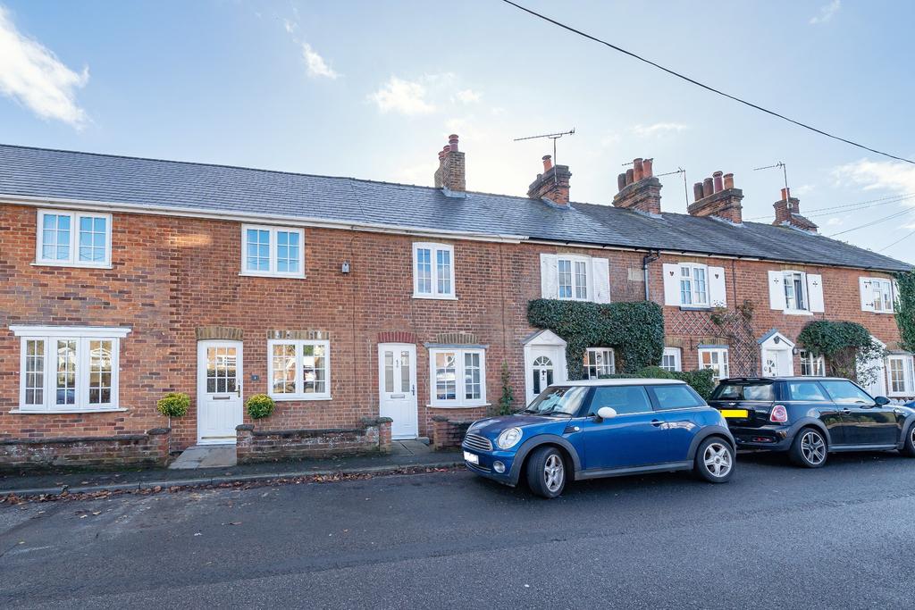 Cox Green Lane, Maidenhead 2 bed terraced house £385,000