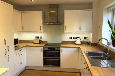 19 Greenview Drive, Northampton, NN2 7LA