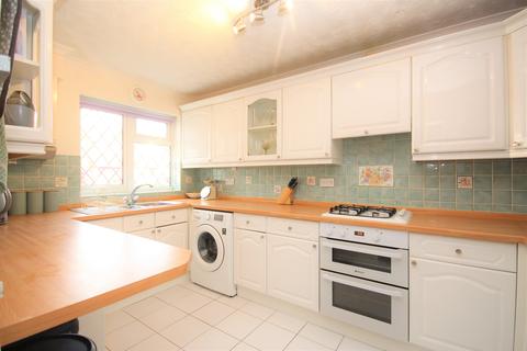 2 Welby Close, Maidenhead, SL6 3PY