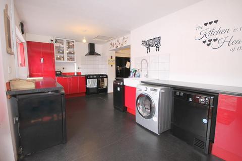 19 Dudley Road, Feltham, TW14 8EJ