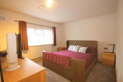 19 Dudley Road, Feltham, TW14 8EJ