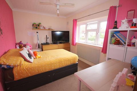 19 Dudley Road, Feltham, TW14 8EJ