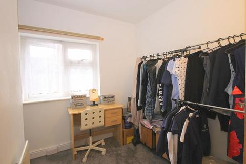 19 Dudley Road, Feltham, TW14 8EJ