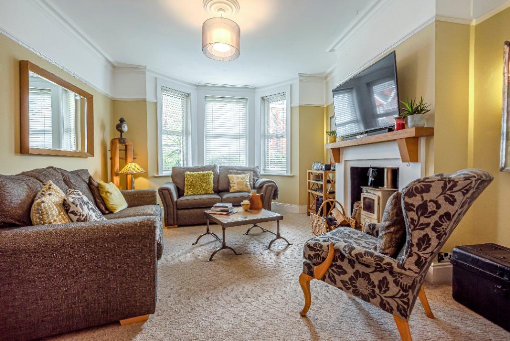 Rylstone Road, Eastbourne, BN22 7HG 2 bed terraced house £360,000