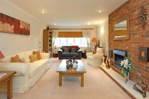 3 bedroom detached house to rent, Lamborough Hill,  Wootton,  OX13