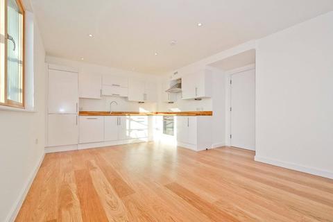 1 bedroom apartment to rent, Clifton Terrace, Finsbury Park, N4