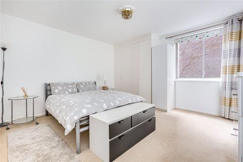 2 bedroom flat to rent, Valiant House, Vicarage Crescent, London