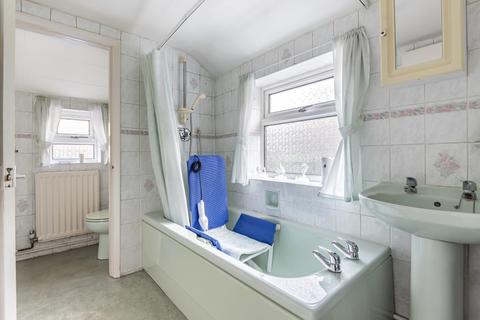 57 Grasmere Road, Lightwater, GU18 5TL