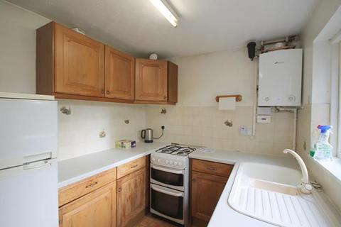 7 Shore Close, Hampton, TW12 3XS