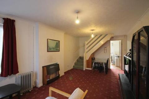 7 Shore Close, Hampton, TW12 3XS