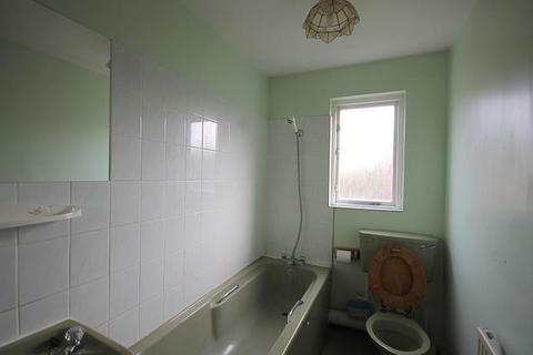 7 Shore Close, Hampton, TW12 3XS