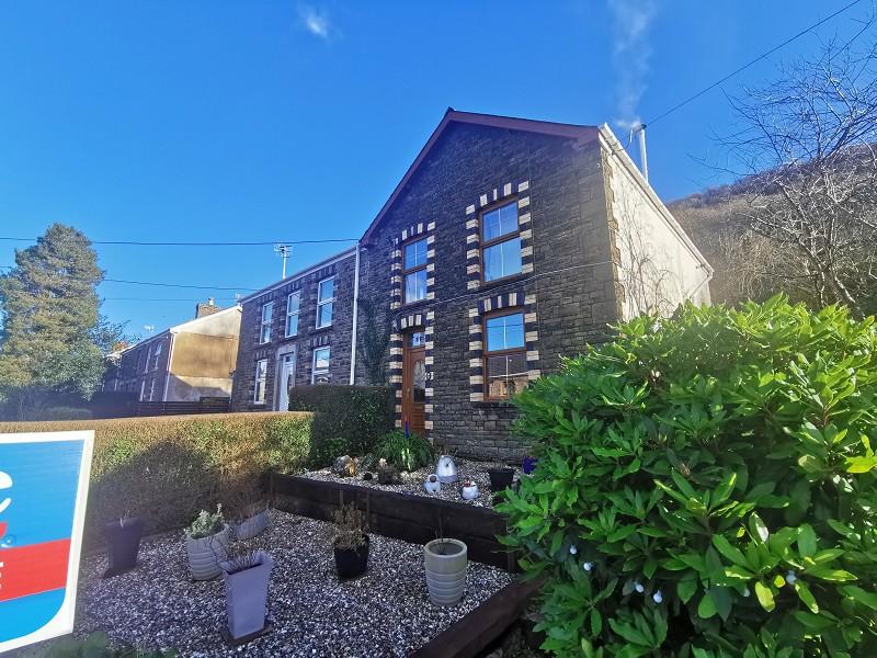 Edward Street, Alltwen, Pontardawe, Neath and Port Talbot. 4 bed semi