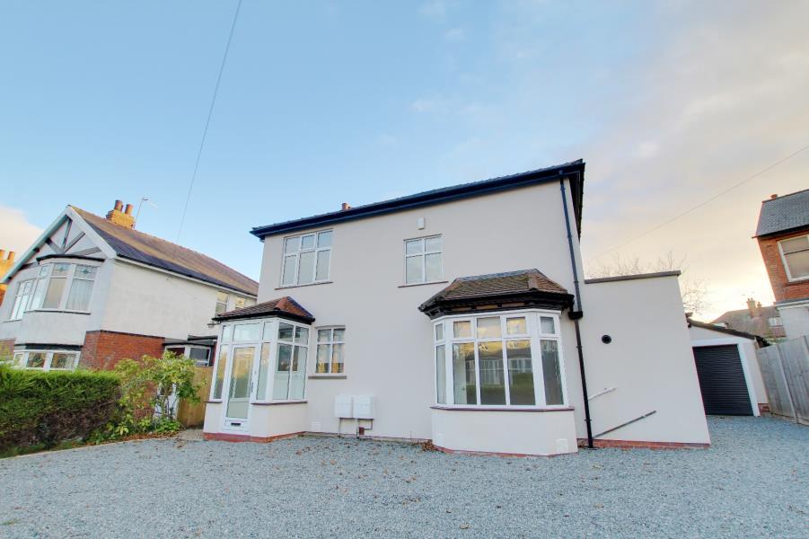 CARR LANE, WILLERBY HU10 4 bed detached house £1,295 pcm (£299 pw)