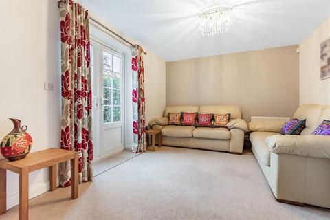 18 Alva Close, Guiseley, Leeds, LS20 9PS