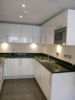 2 bedroom flat to rent, High Road, Ilford, IG1