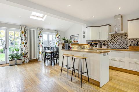 28 Edenvale Road, Mitcham, CR4 2DN