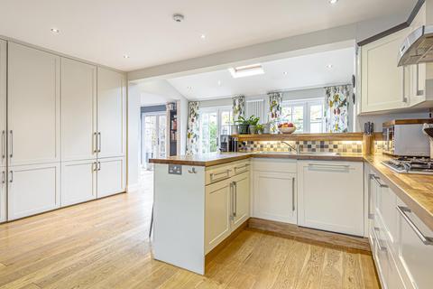 28 Edenvale Road, Mitcham, CR4 2DN