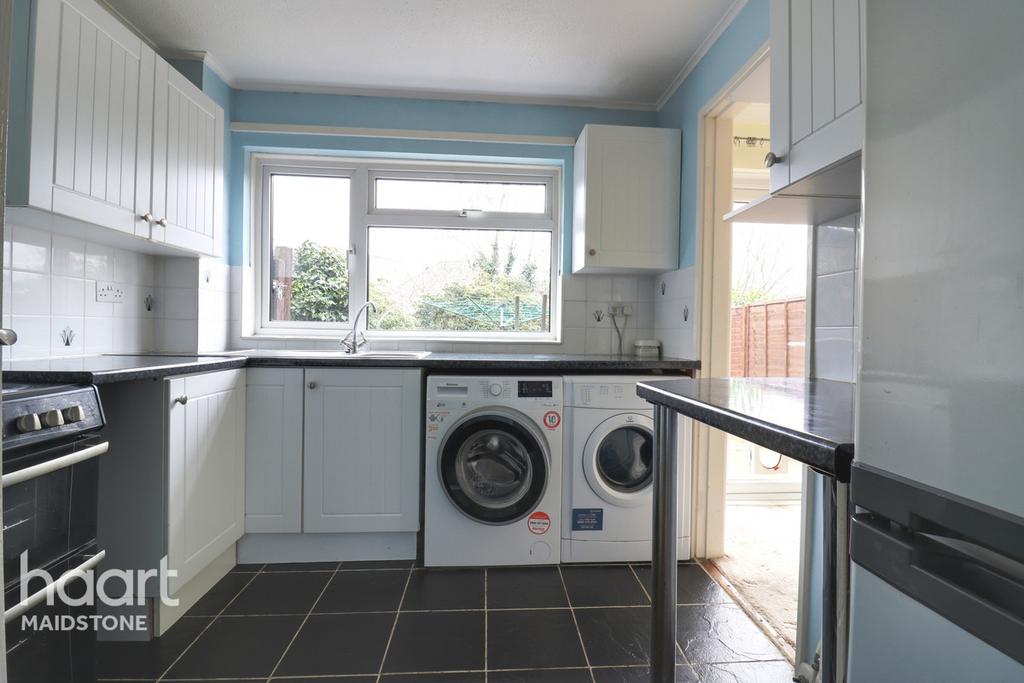 Betsham Road, Maidstone 3 bed semidetached house £280,000