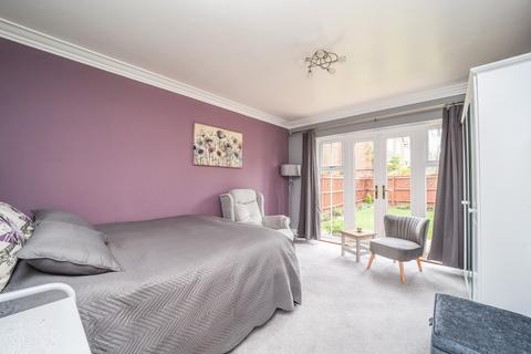 44 Royal Avenue, Worcester Park, KT4 7JU